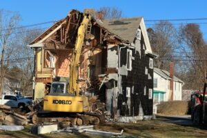 Maximize Your Home Investment with a Tear Down and Rebuild: The Benefits in Today’s Limited Real Estate Market